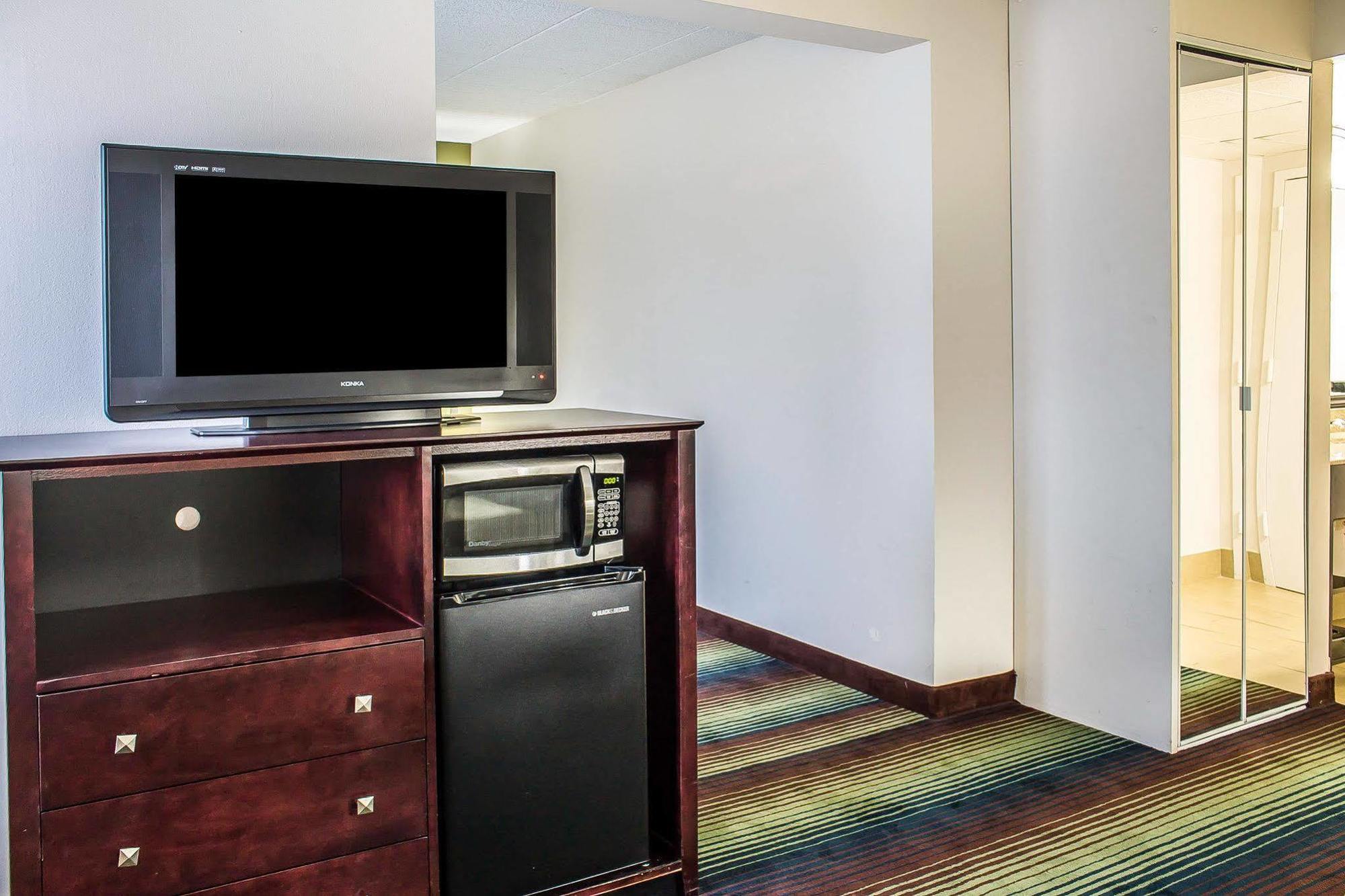 Express - Scranton Airport By Ihg Hotel 2*