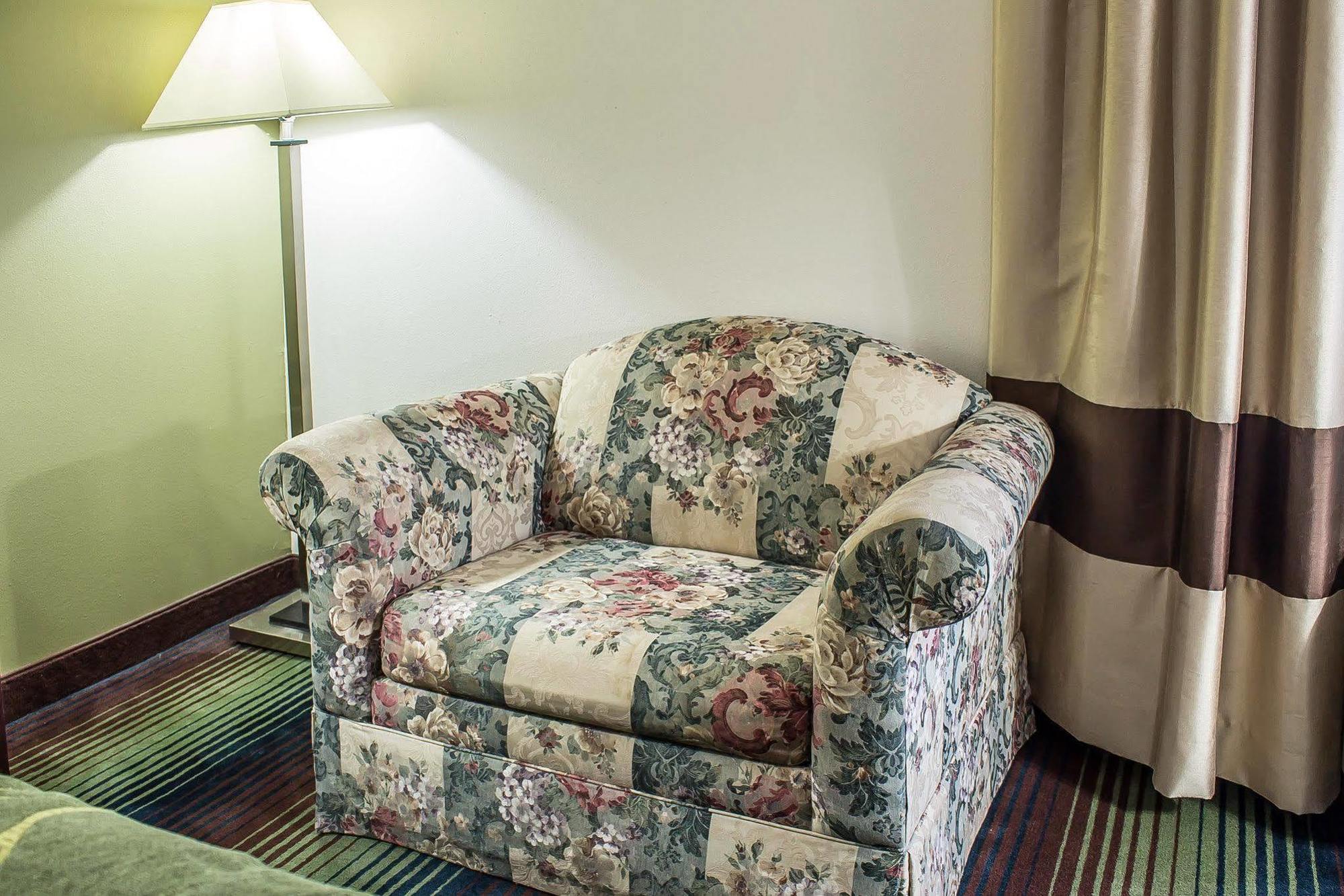 Hotel Express - Scranton Airport By Ihg Pittston