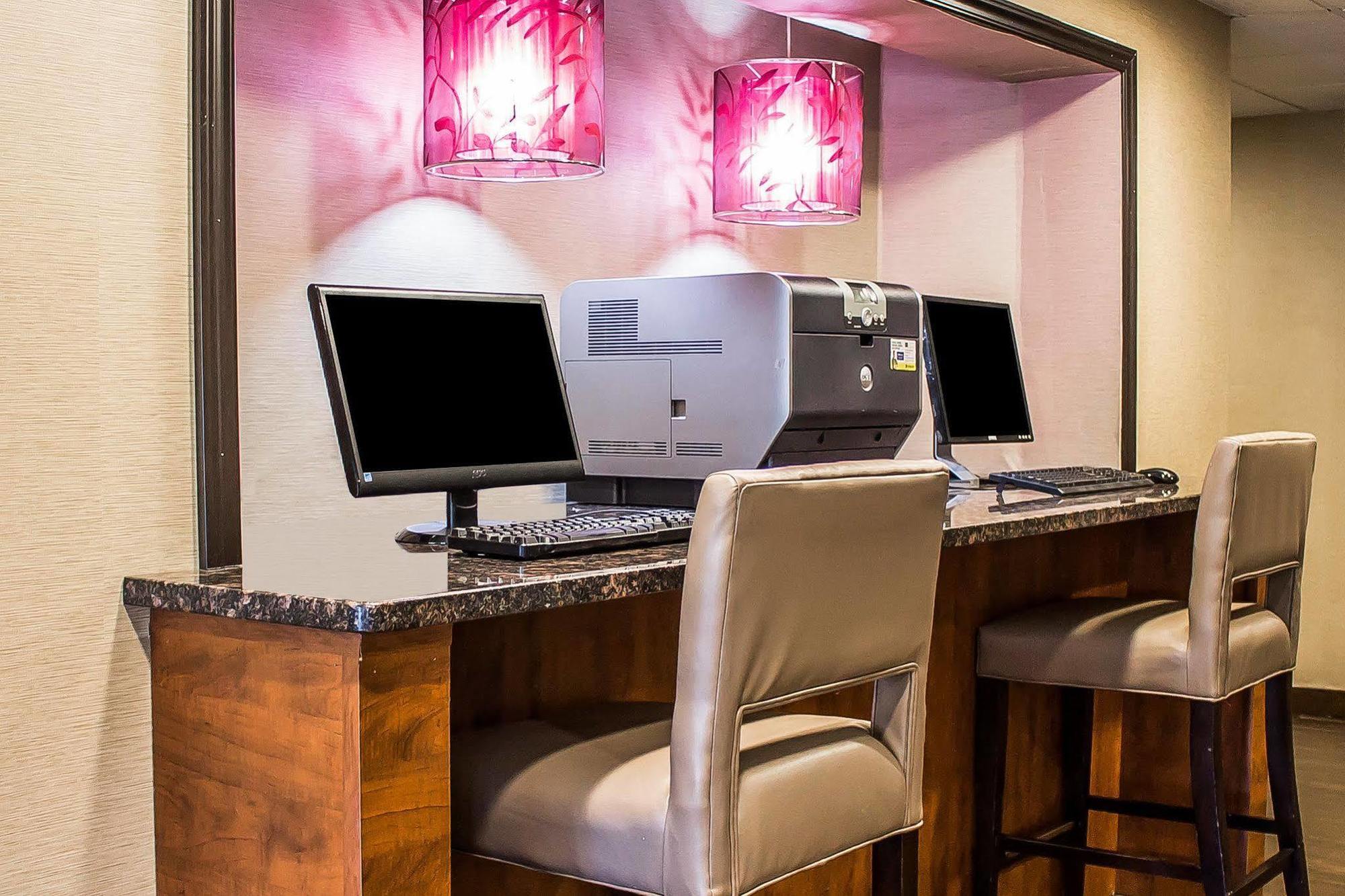 Express - Scranton Airport By Ihg Hotel Pittston