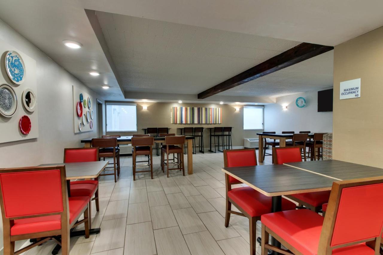 Express - Scranton Airport By Ihg Hotel Pittston