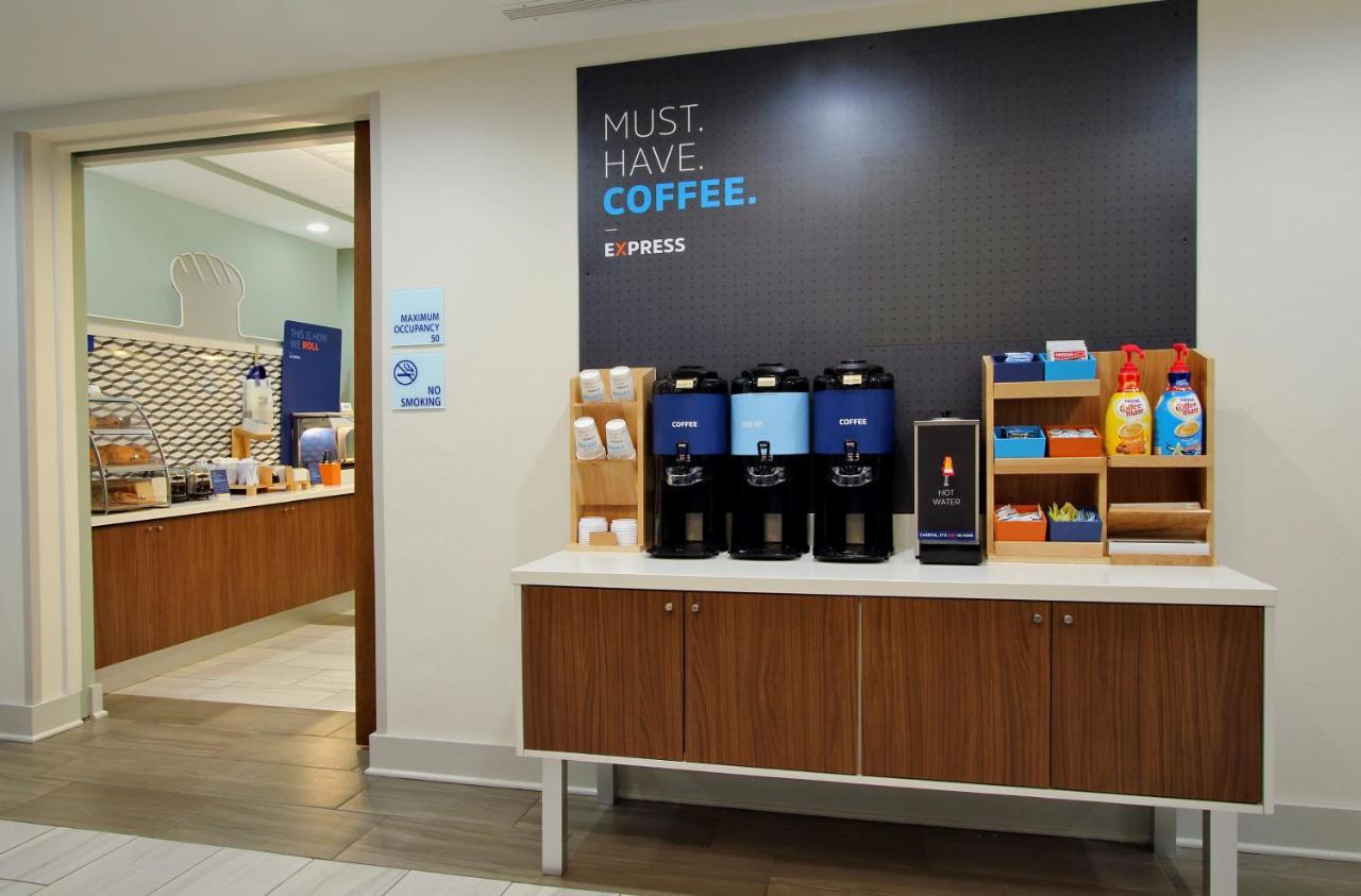 Express - Scranton Airport By Ihg Hotel